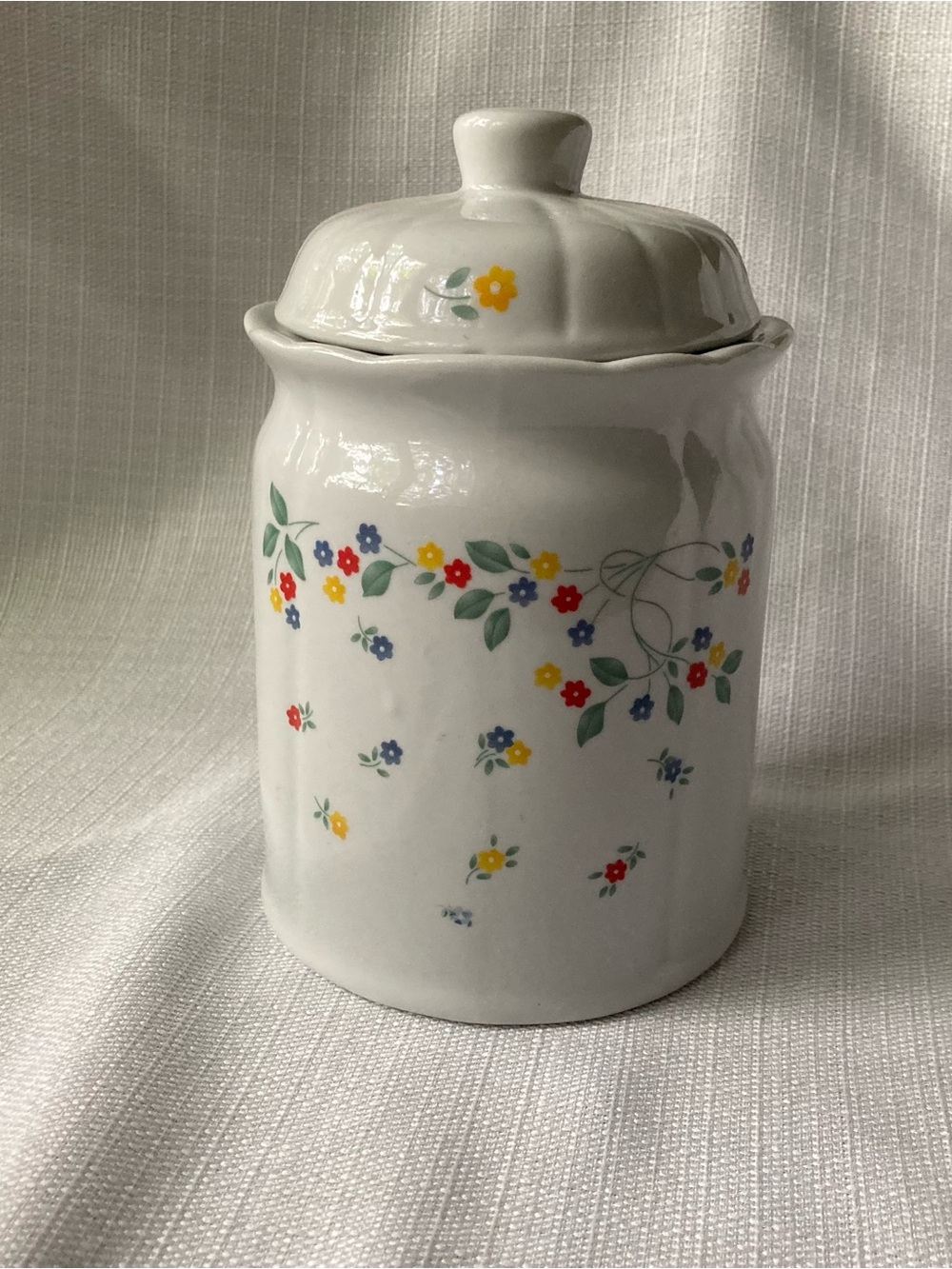 Vintage Corelle 'English Meadow' Medium Canister!